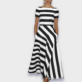 Handgenähtes gestreiftes Maxikleid