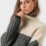 Maeve™ Pullover